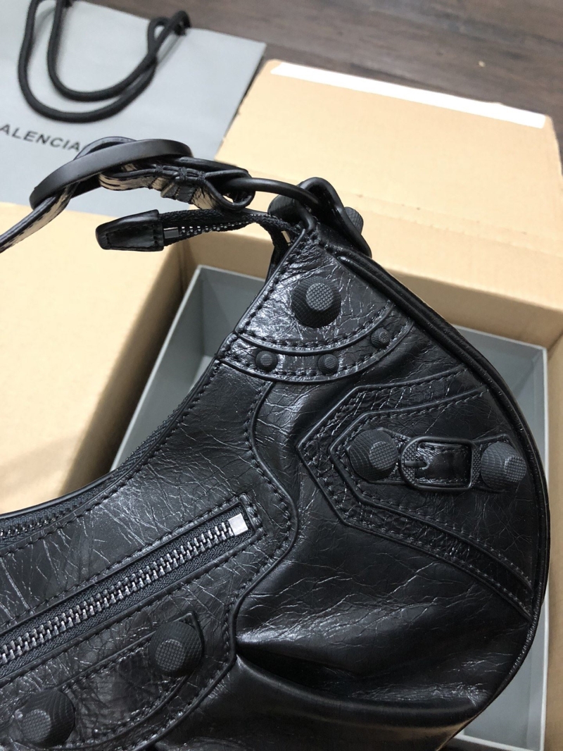 Ba1en*iaga le cagole bags